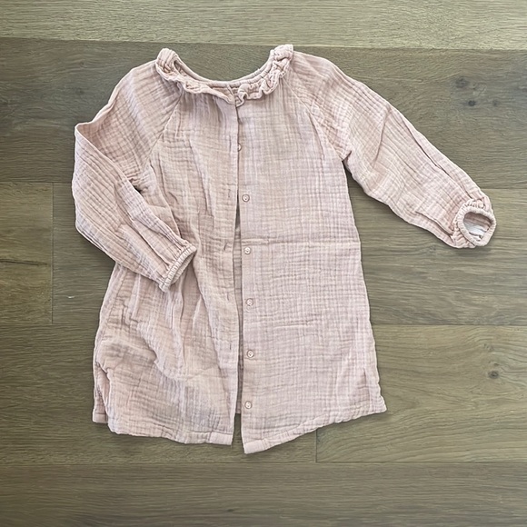 H&M Other - Pink Long sleeve dress with the buttons in the back